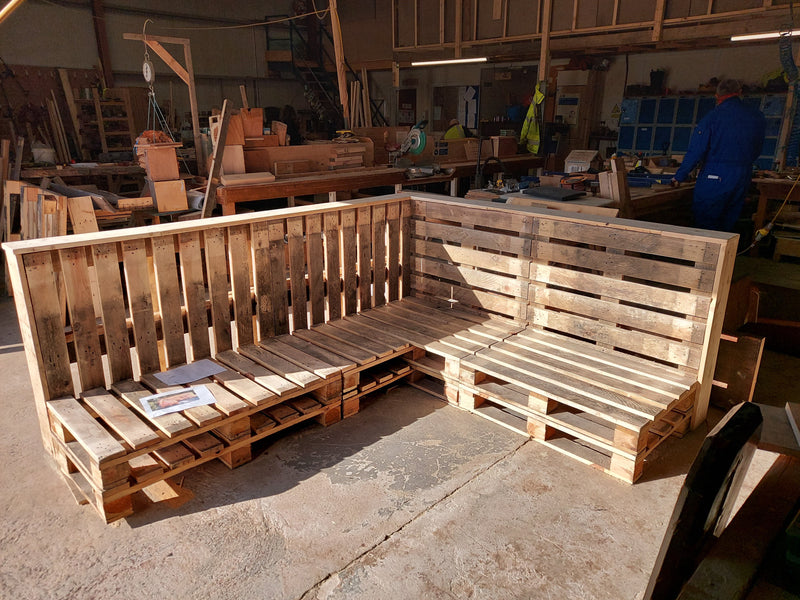 Pallet corner seating